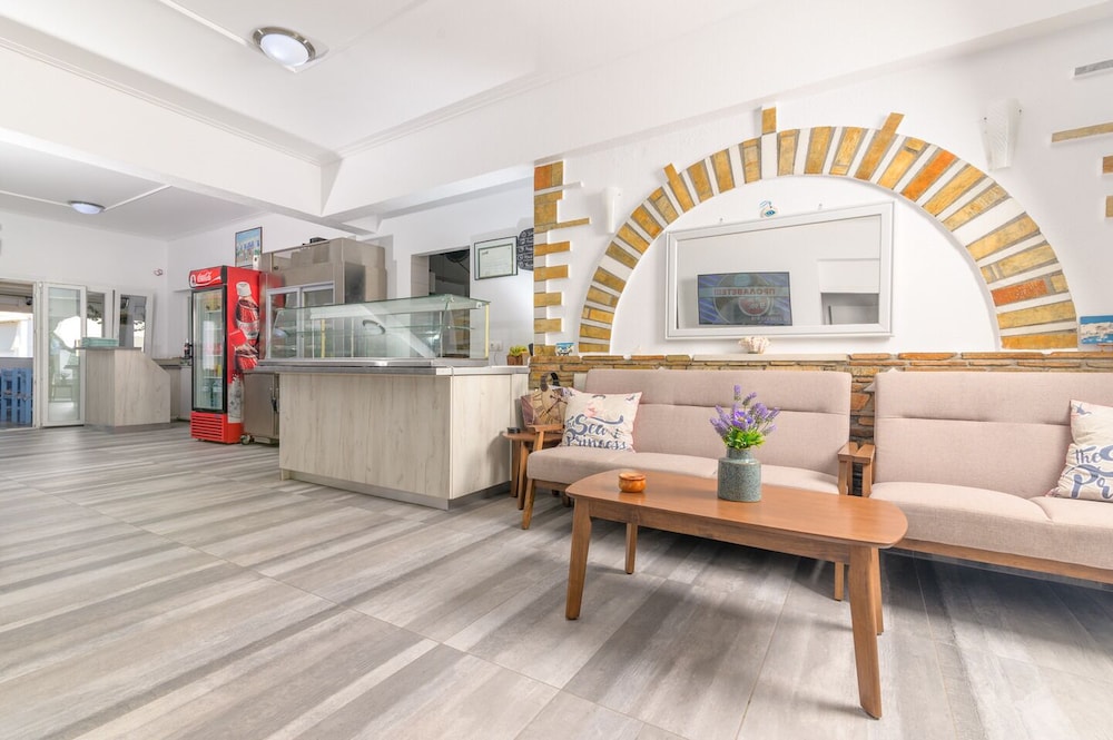 Lobby & Reception