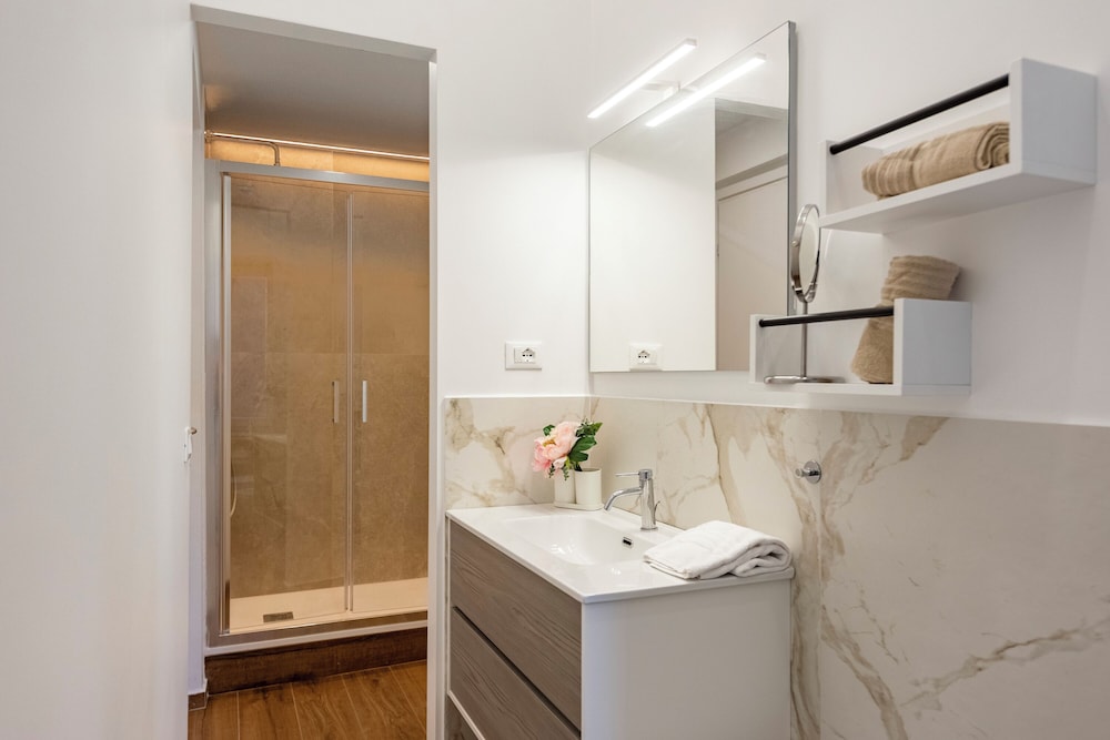 Lovely Flat In Genova Historic Center Apartments