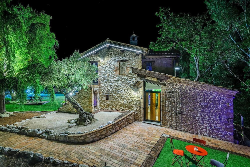 Casalino Galassi 4 2 by Marche Holiday Villas