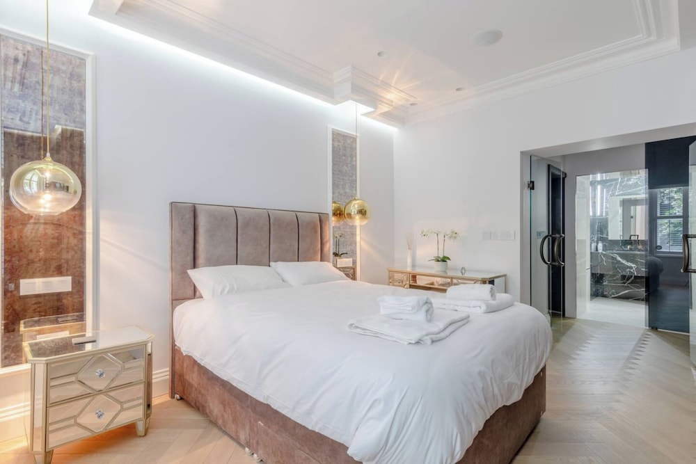 Beautifully Refurbished 2BD Flat - Earl's Court!