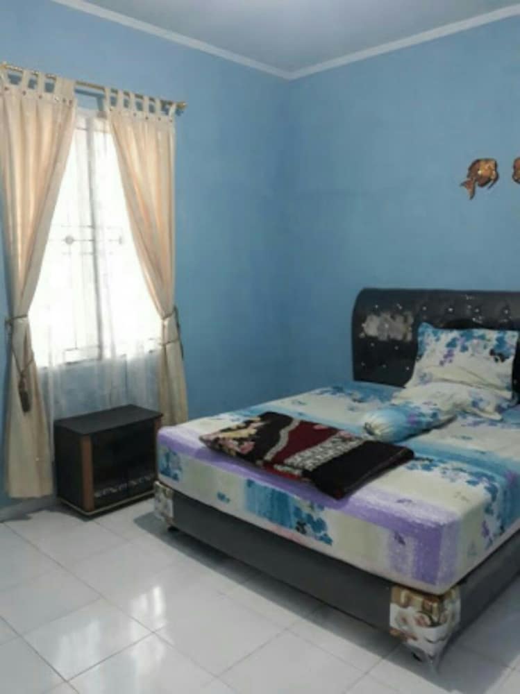 Sunroom Villa Bukit Mas view 3