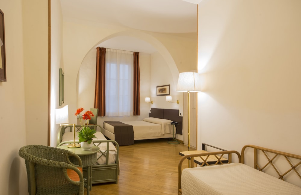 Piazza Paradiso Accomodation