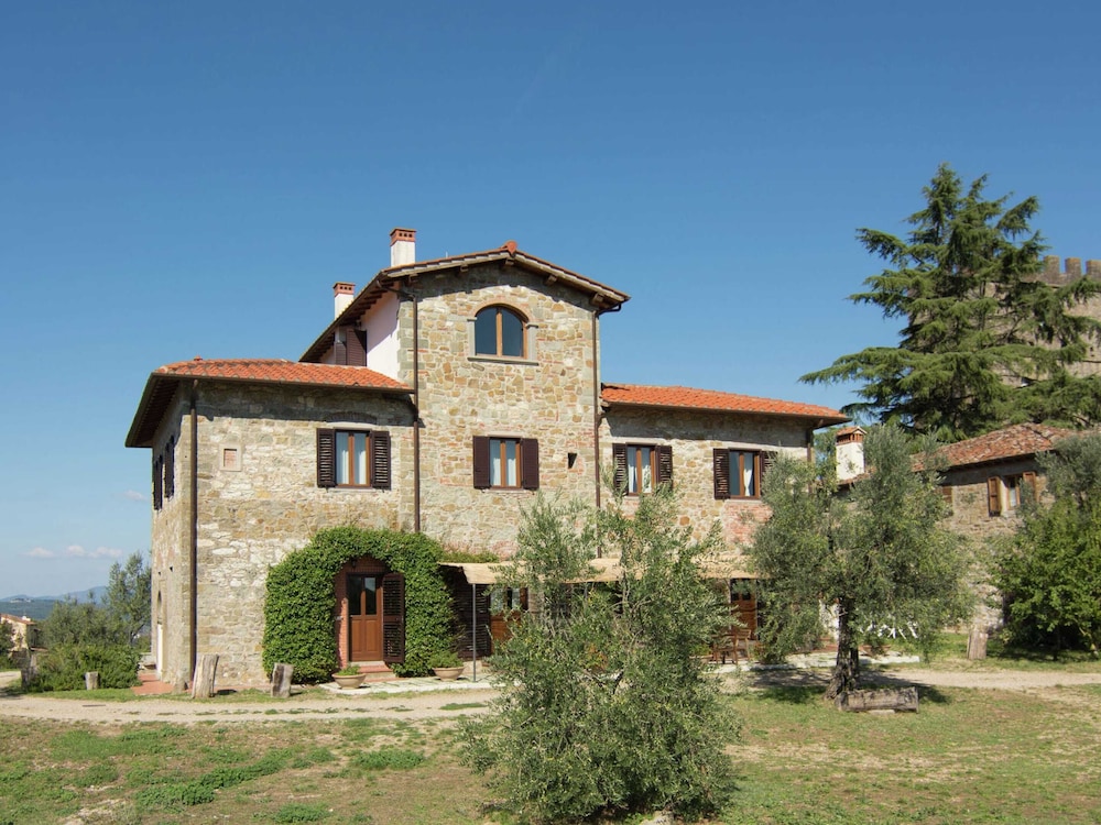 Scenic Stay Near Florence