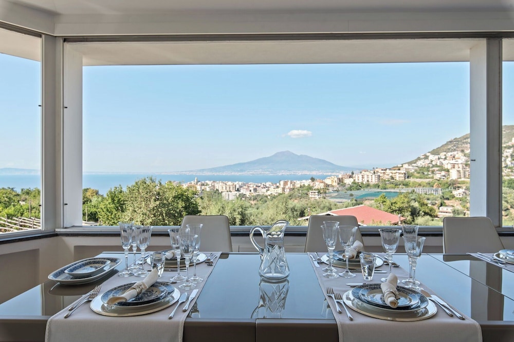Luxury Levaina Villa, Sleeps 8 on the Amalfi Coast