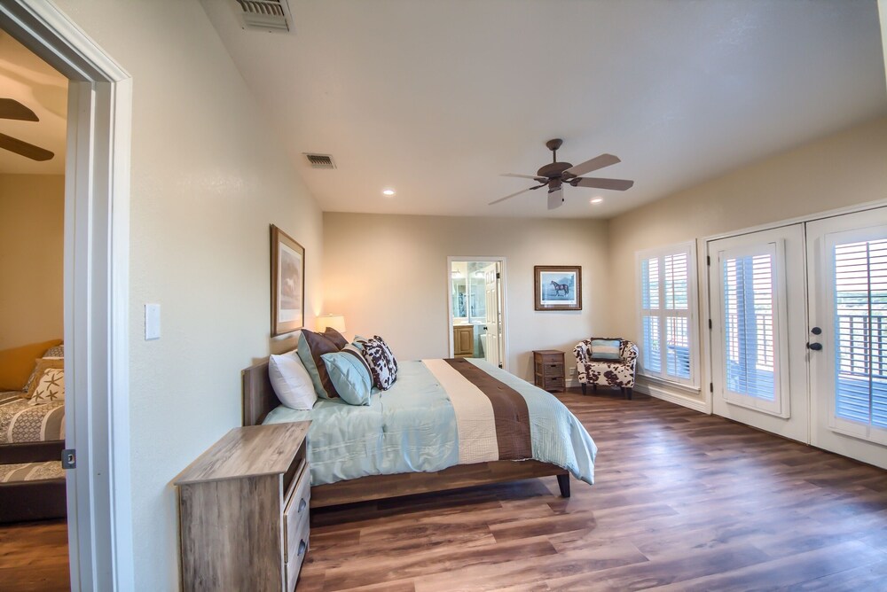 Cypress Ridge Cl 1181 5 Bedroom Home by RedAwning view 4
