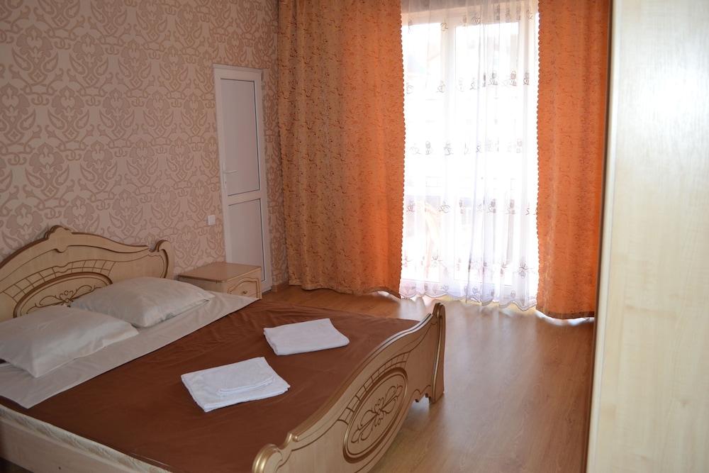 Alisa Guest House