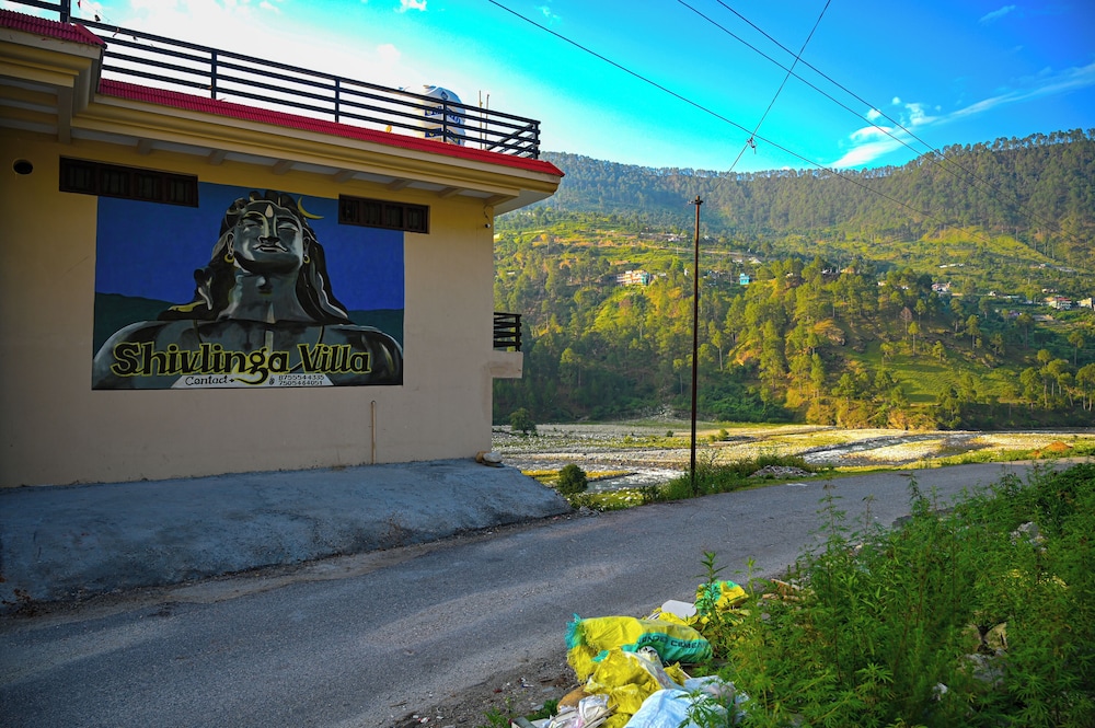 Shivlinga Villa