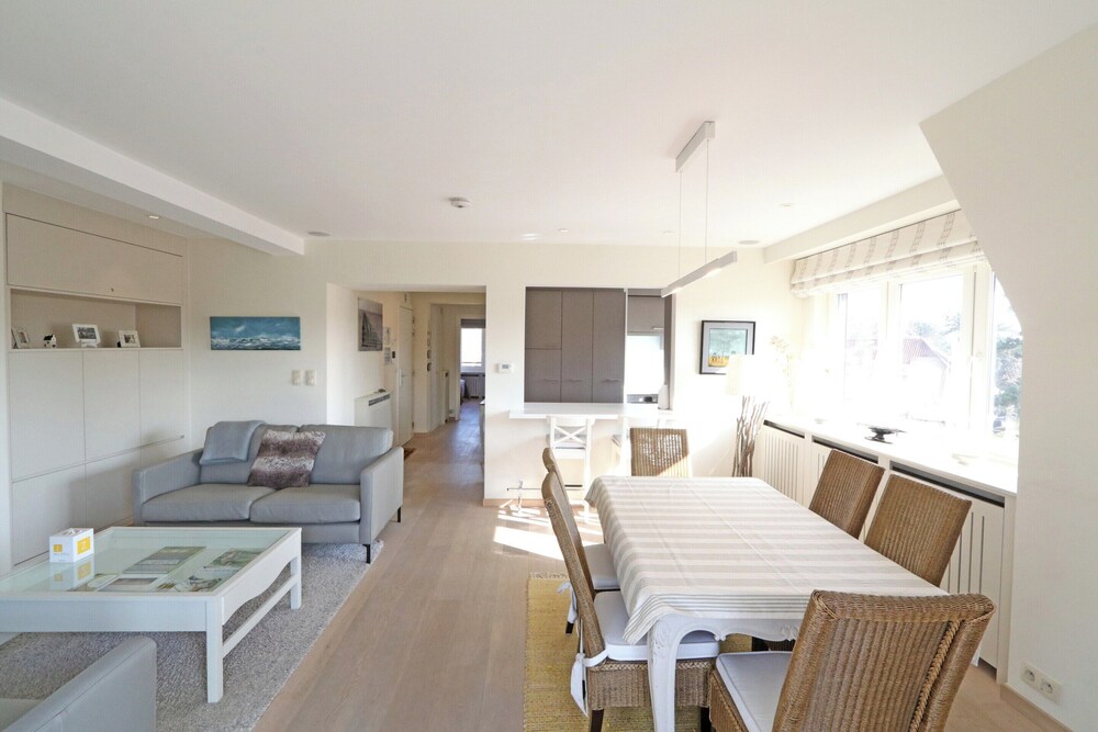 Apartment in Knokke Near Zeedijk Beach