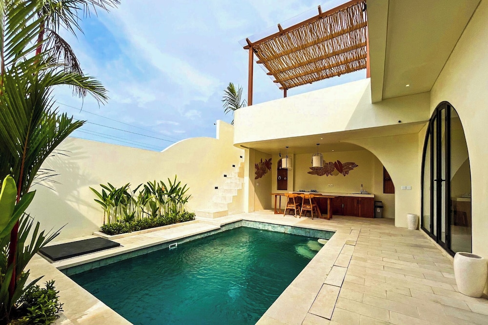 Esha Private Pool Villas by AGATA