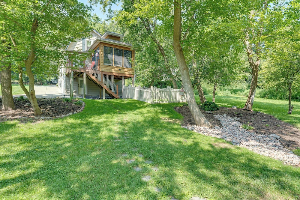 Lake Geneva Family Gem w/ Fenced Dog Run!