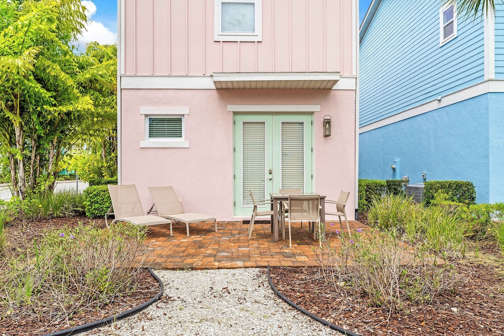 The Flamingo Nest Kid Friendly - Image 2