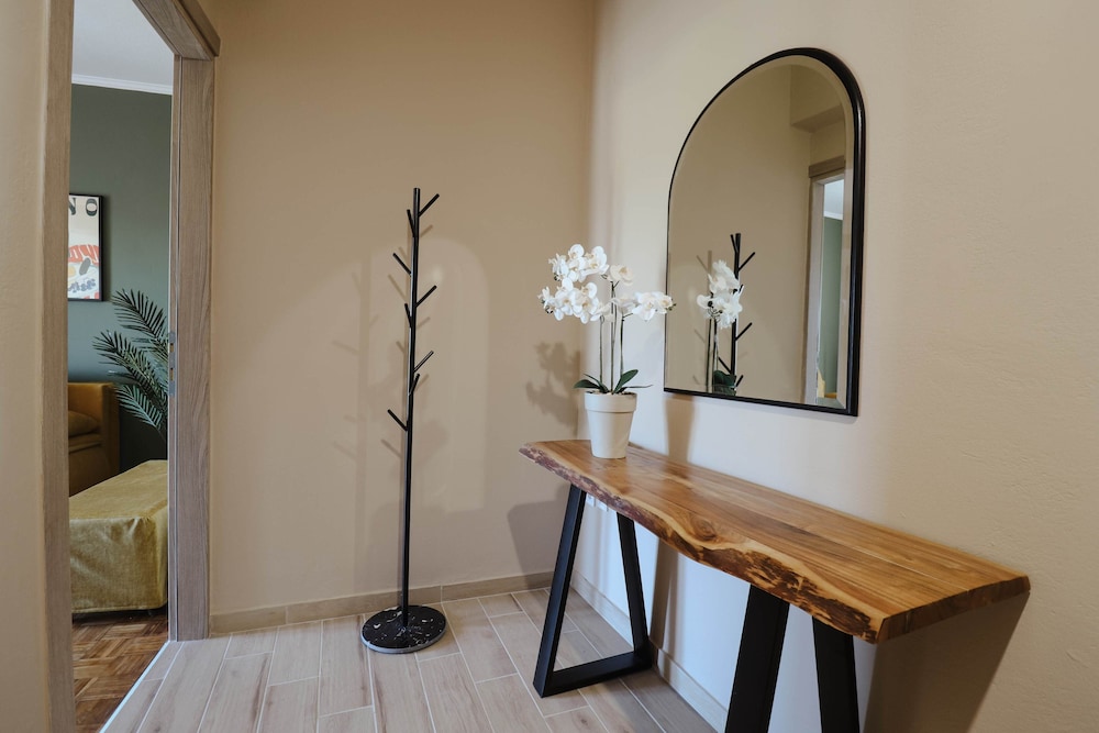 Citylight Apartment by Corfuescapes