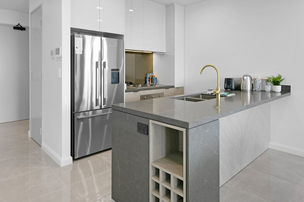 Oceanfront 2-bed With Spectacular View Pool & Gym