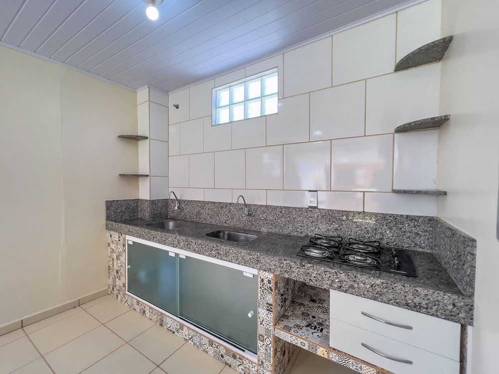 AP 06 Ala Bombinhas Residencial Solavir