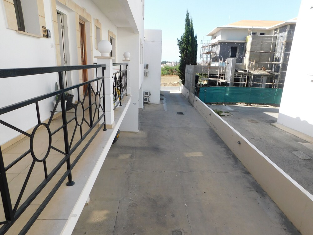 Paramount Gardens Resorts C202