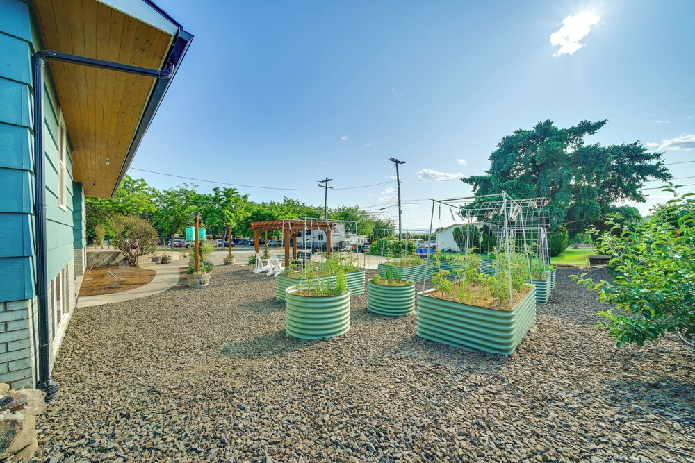 3 Mi to Dtwn: Family Home w/ Garden in Yakima