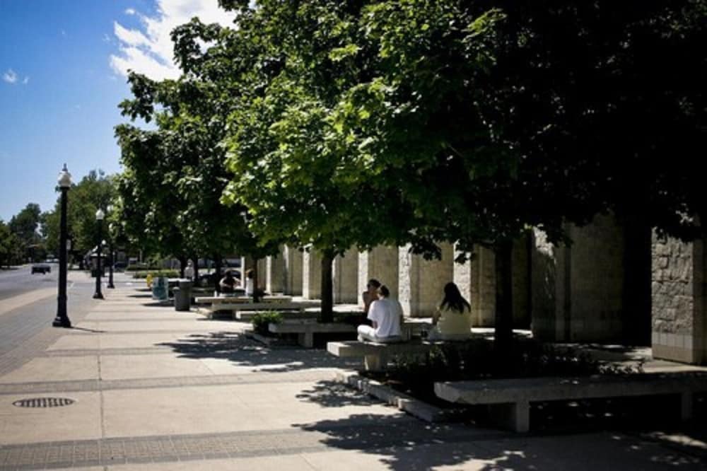 Queen's University - David C. Smith House - Campus Accommodation