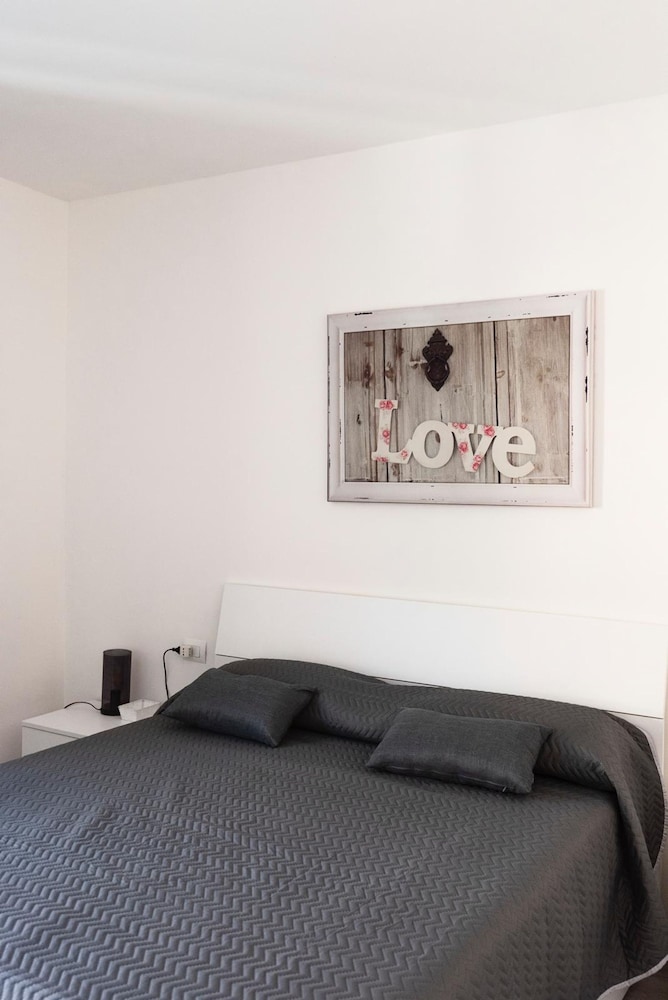 Zezio 44 in Como With 2 Bedrooms and 1 Bathrooms