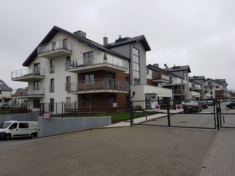 Stawowa Apartment with private garage
