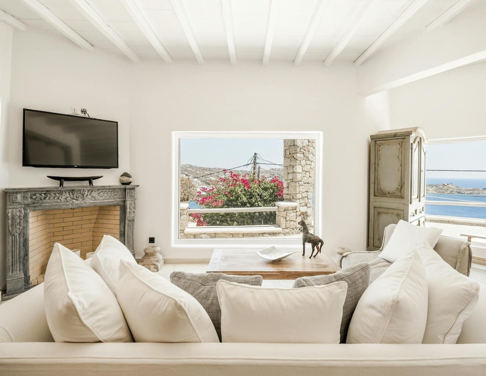 Unique Cycladic Villa With Pool
