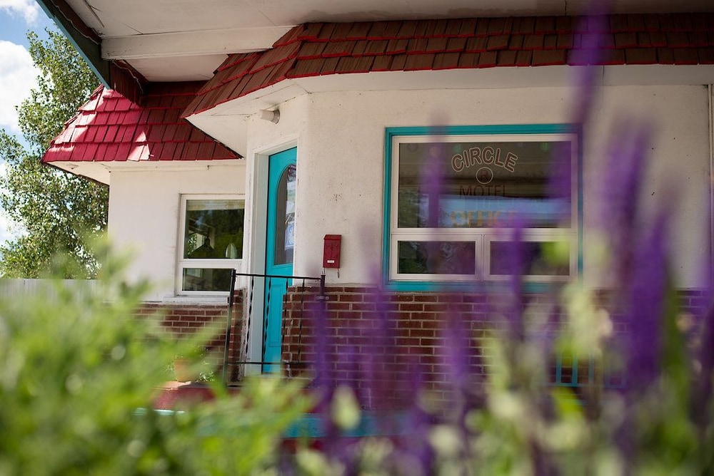 Circle R Motel