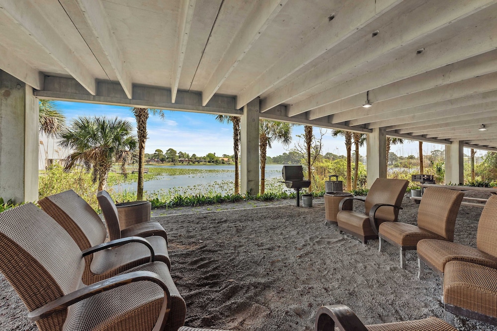 Beachfront Stay w/ Resort Amenities & Gulf Views Sterling Breezing #506