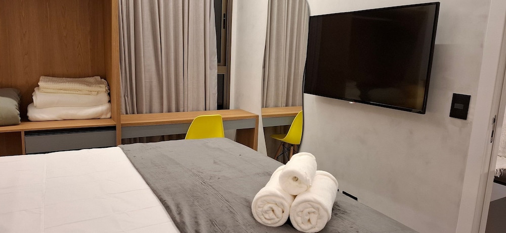 Apartments in a Building With a Pool 800m From the Beach in Salvador - EDF