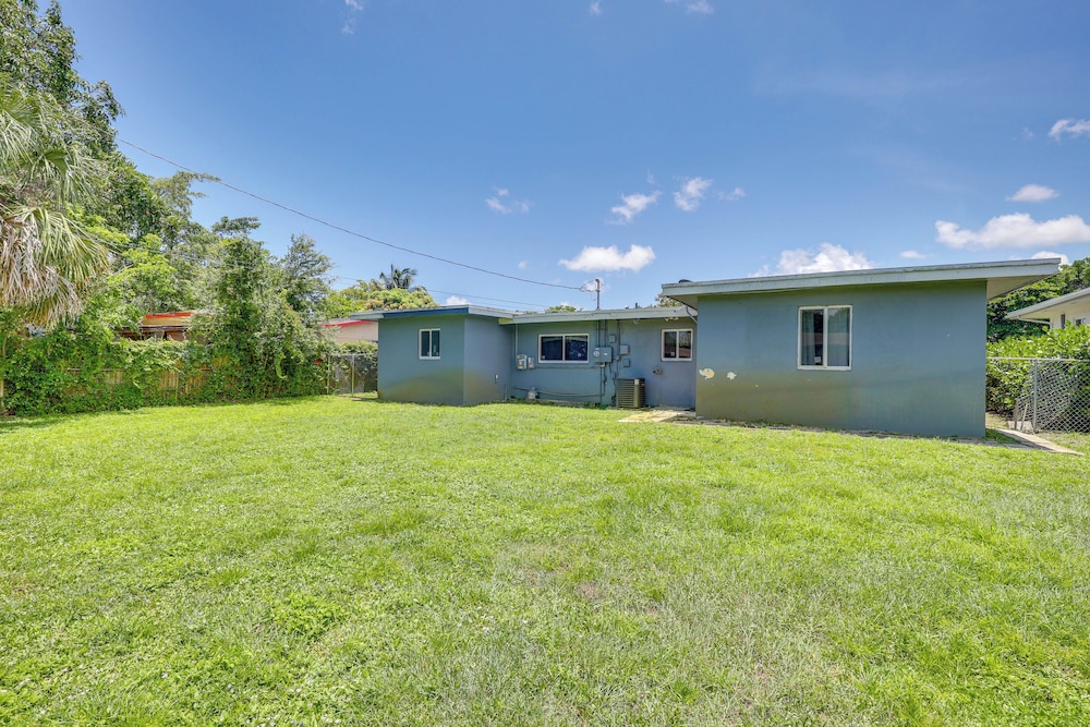 Stay Near Las Olas Beach: Home w/ Fenced Backyard