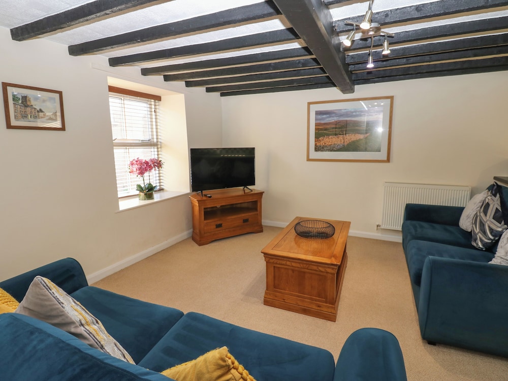 3 Eden Lodge