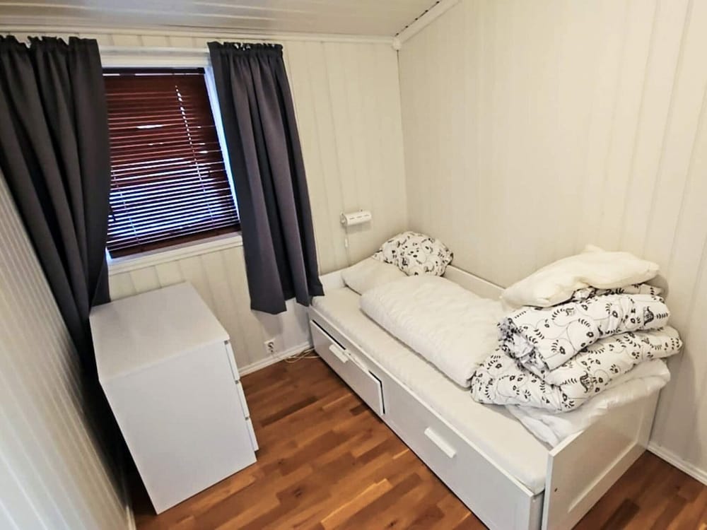 6 Person Holiday Home in Hosteland