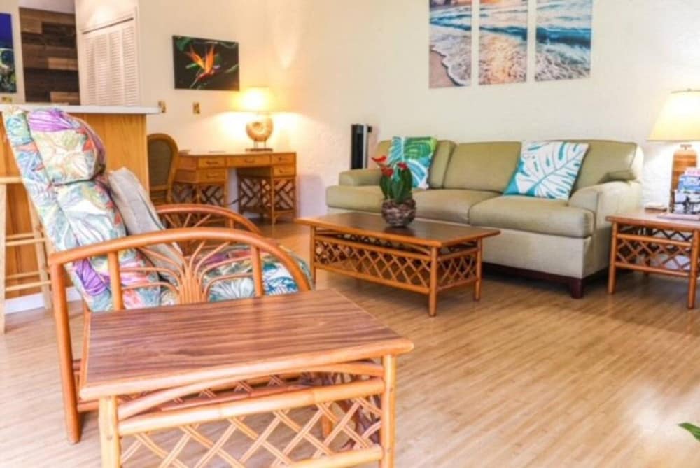 Enjoy the Sunset Ocean Front 1BR Apt-pool On-site