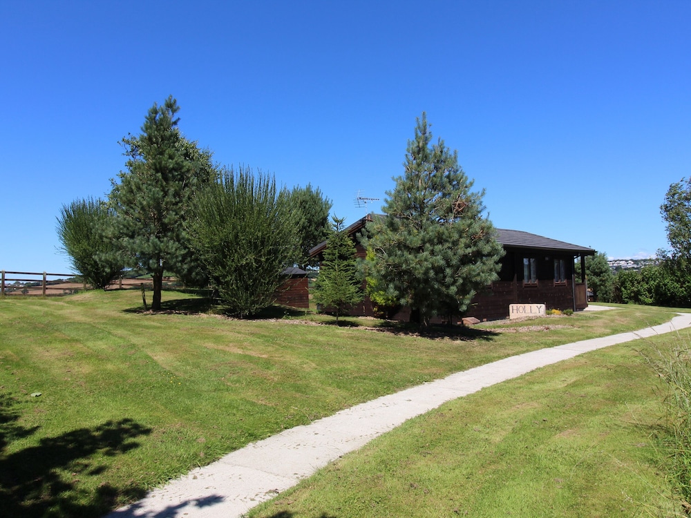 Holly Lodge