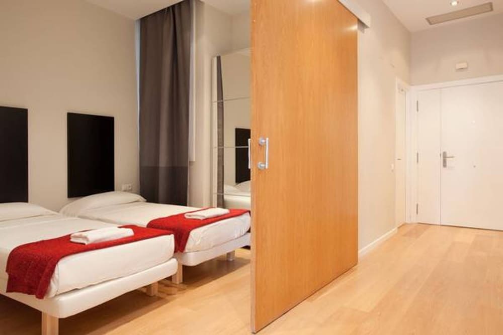 Modern Quiet Flat With A Large Balcony photo 3