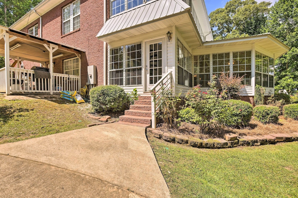 'the B Haus' Lakefront Retreat w/ Boat Ramp! view 2