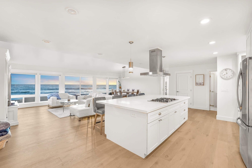 @marbella Lane-oceanfront Retreat w/ Stunning View