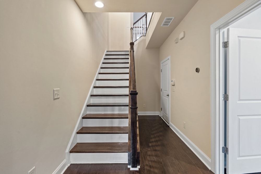 Luxe 3BR Townhouse in Camp North End
