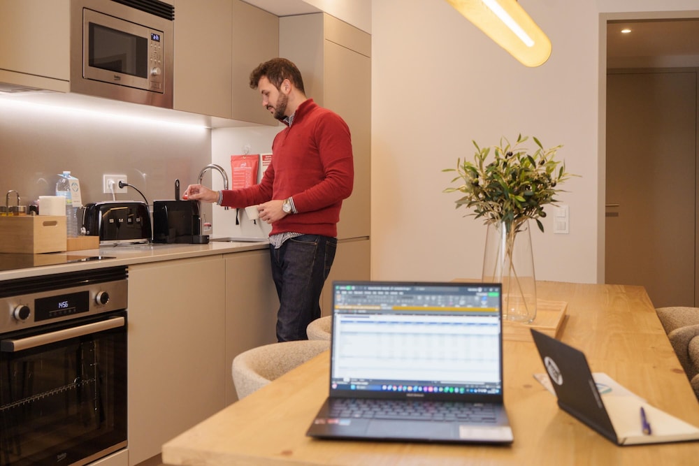 Feel Porto Firmeza Coworking Flat 3 4 view 5