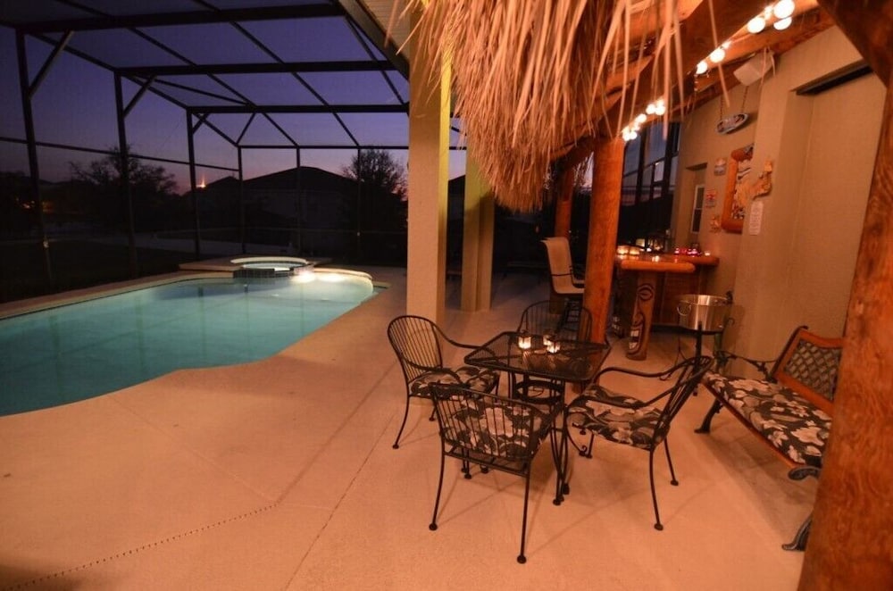 Legacy Park 5 Bedroom Villa by RedAwning - Image 2