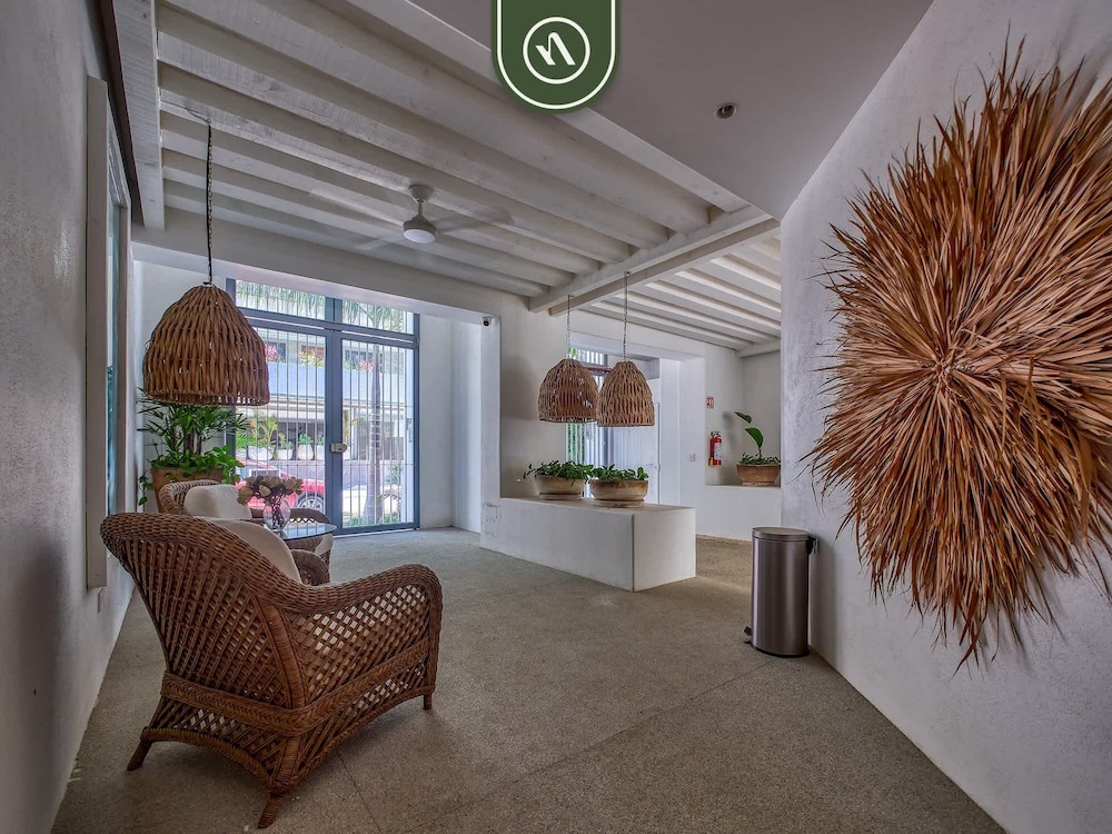New 1 BR Condo - Oceanview Pool - 2 min to Beach