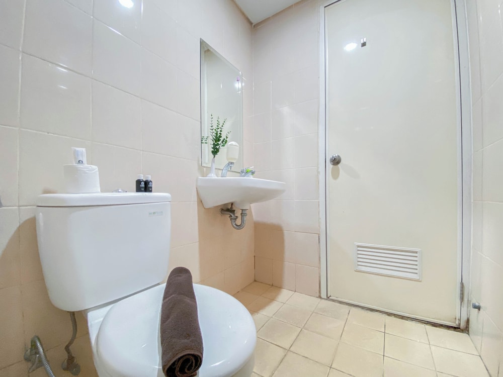 Spacious 2Br At Apartment Parahyangan Residence