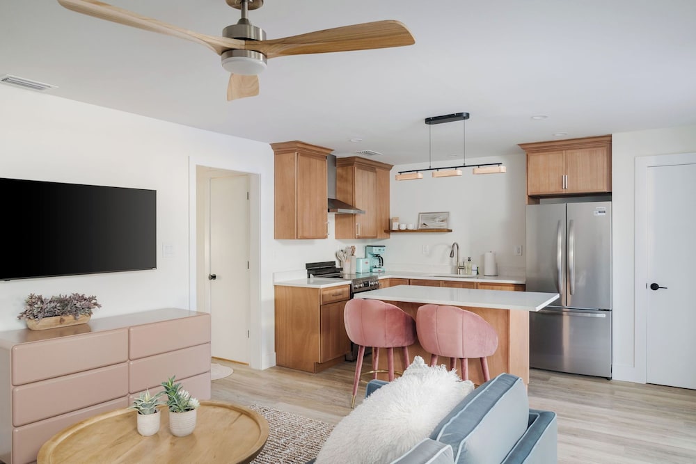 Haleys Court Boutique Motel