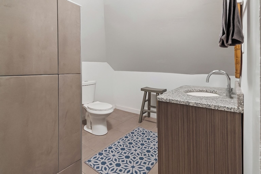 Detroit 6BR House Wifi, Parking, Pet Friendly