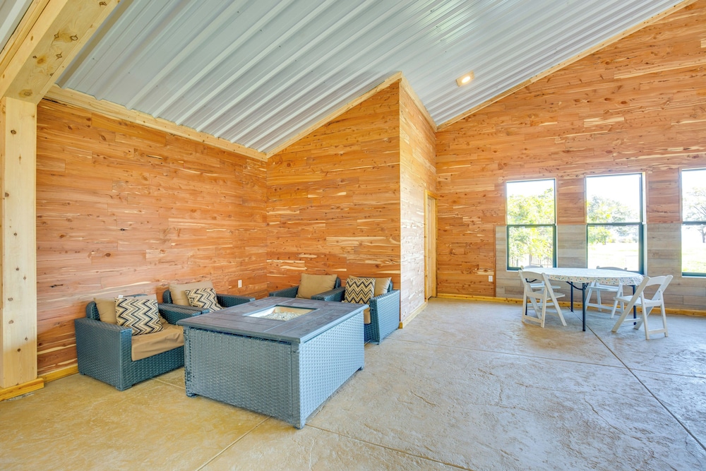 Indoor Pool & Boat Ramp: Lake Tawakoni Group Gem