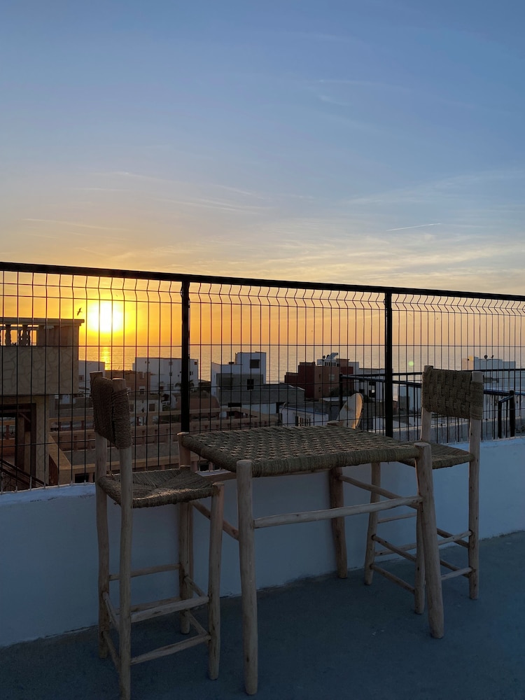 TITRYTE SURF HOUSE