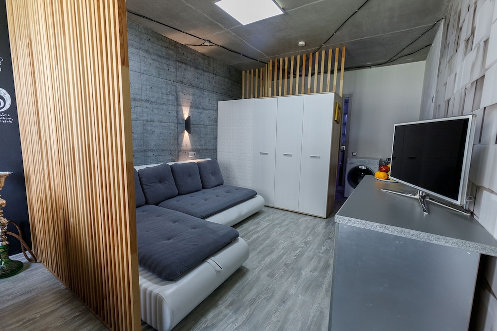 Central Art Studio H1