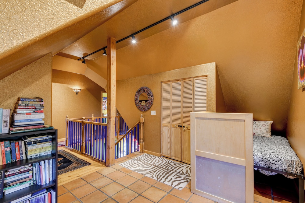 Bike, Hike & Ski: Artsy Steamboat Springs Retreat!