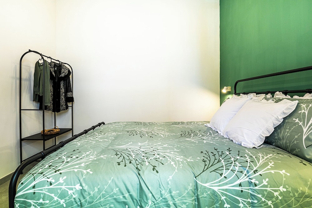 Alyde Apartments