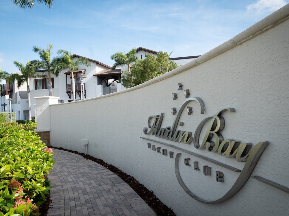 Marlin Bay Resort & Marina
