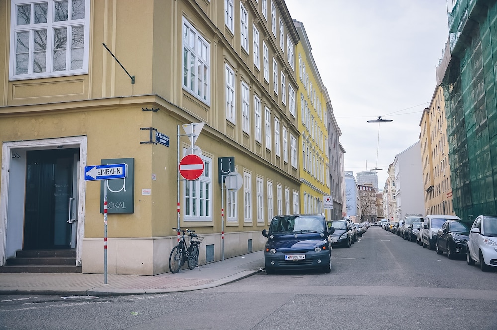 JL Apartments