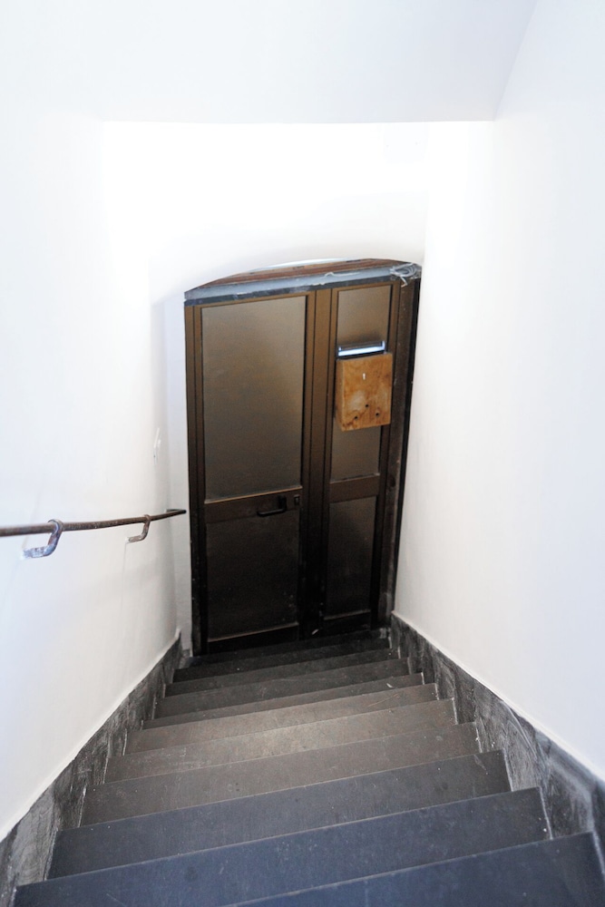 Newly Renovated Ocean View Flat